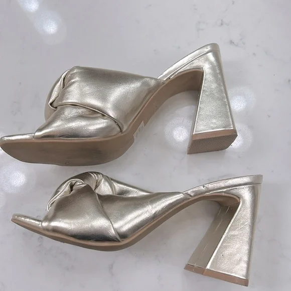 NORDSTROM OPEN EDIT Saydee Gold Block Heel Sandal Size 7 - Picture 2 of 7